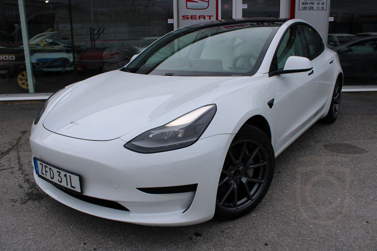 Tesla Model 3 Standard Range Plus 239kW 2021