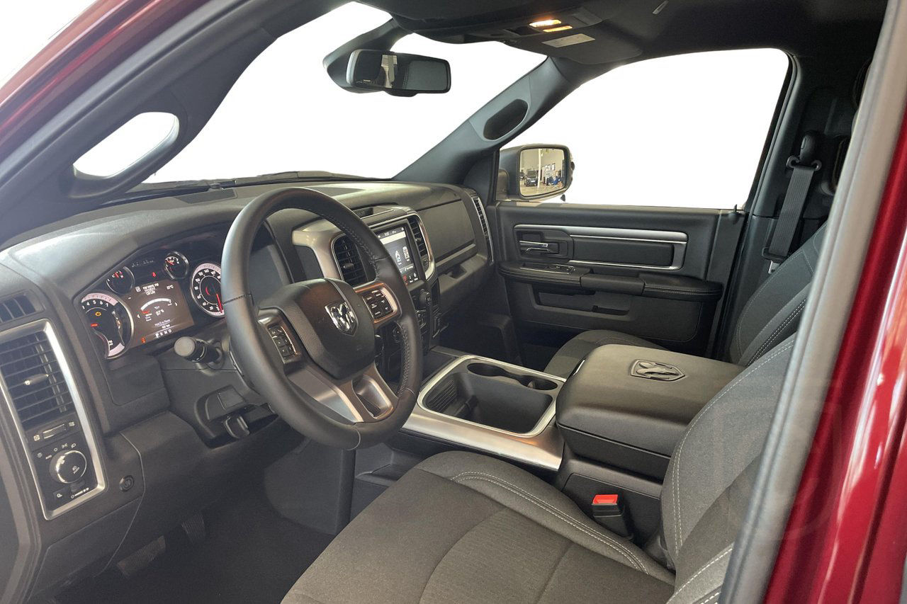 Dodge RAM WARLOCK 1500 Classic Crew Cab 5.7 V8 HEMI 4x4