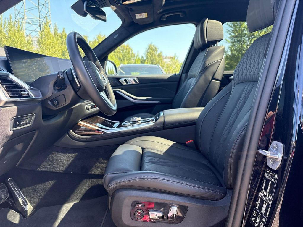 BMW X7 xDr 40dA M SPORT PRO 6-Si,xOffroad,SkyL,AHK