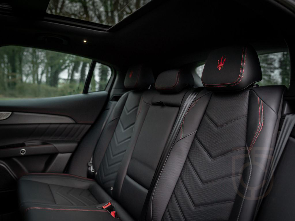 Maserati Grecale 3.0 V6 Trofeo 530pk | Sonus Faber | pano