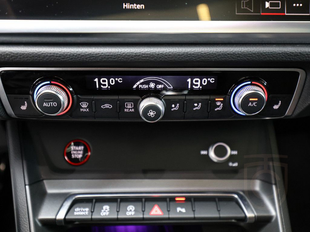 Audi RS Q3 Sportback 2.5 TFSI quattro Black ACC PANO