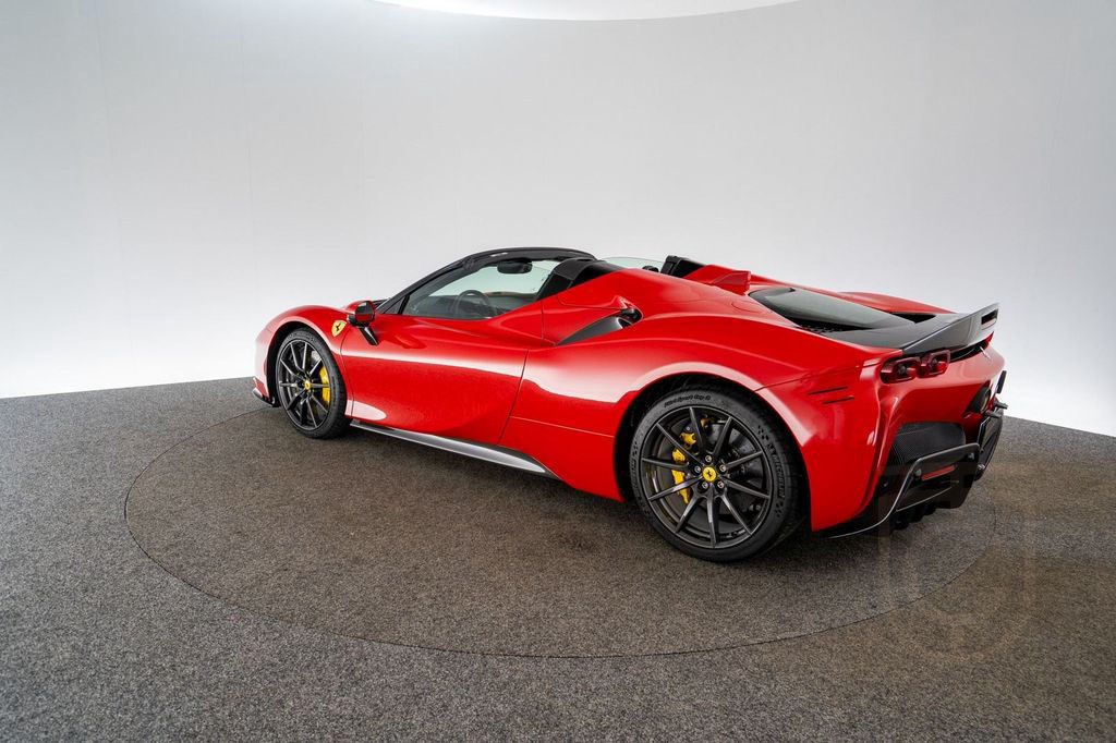 Ferrari SF90 Spider FERRARI SINGEN