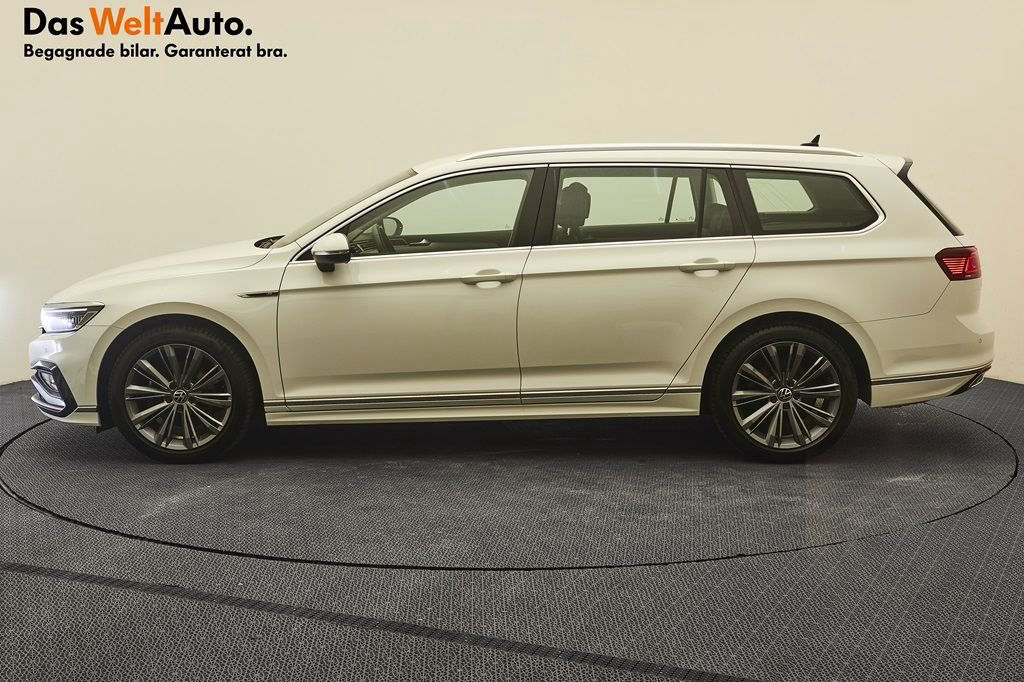 Volkswagen Passat Sportscombi TDI200 4M DSG R-Line