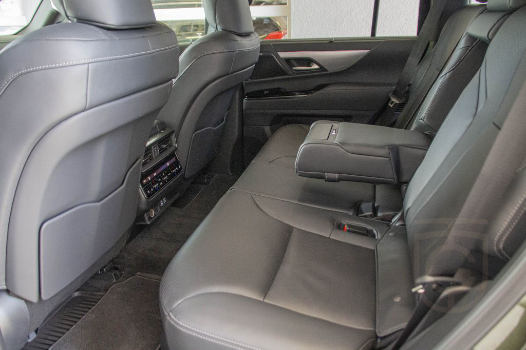 Lexus LX 600 F SPORT