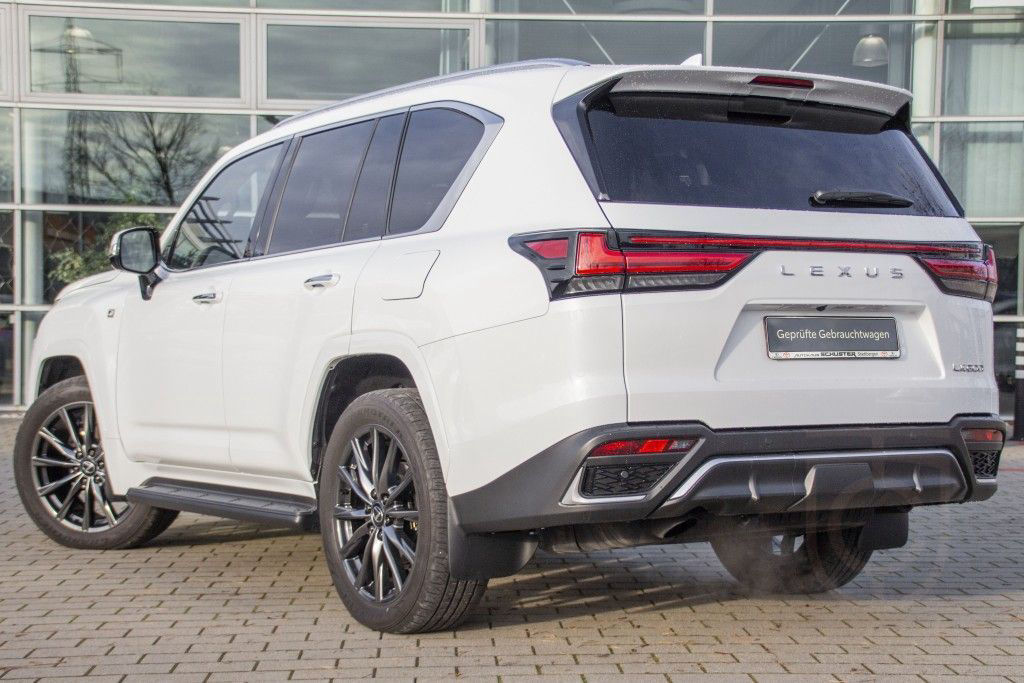 Lexus LX 600 F SPORT