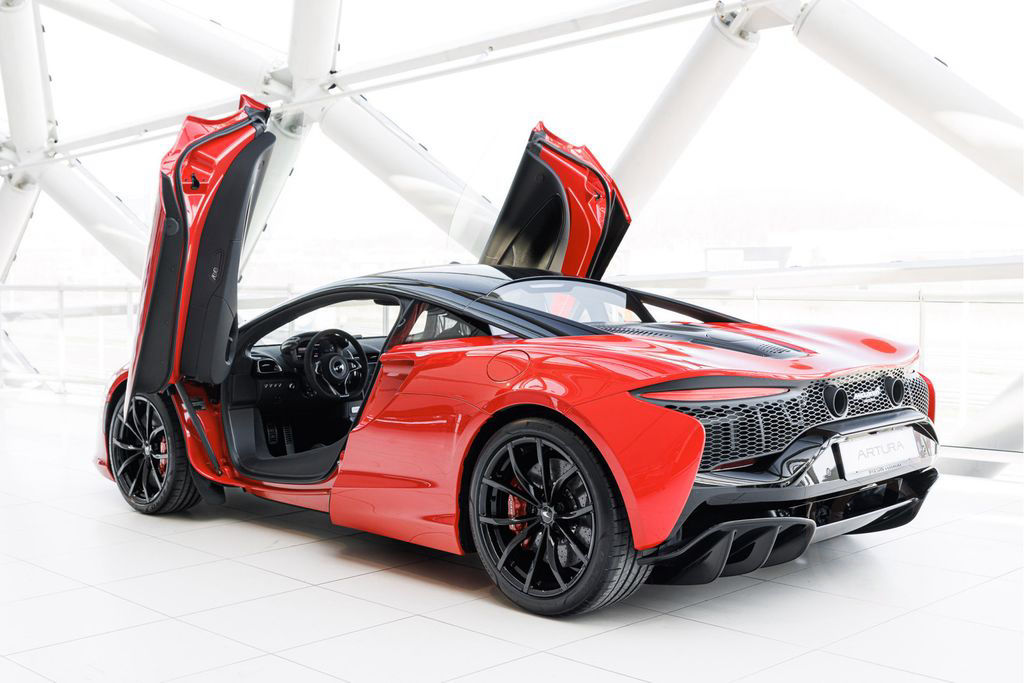 McLaren Artura 3.0 V6 Plug-in | Performance | Black Pack