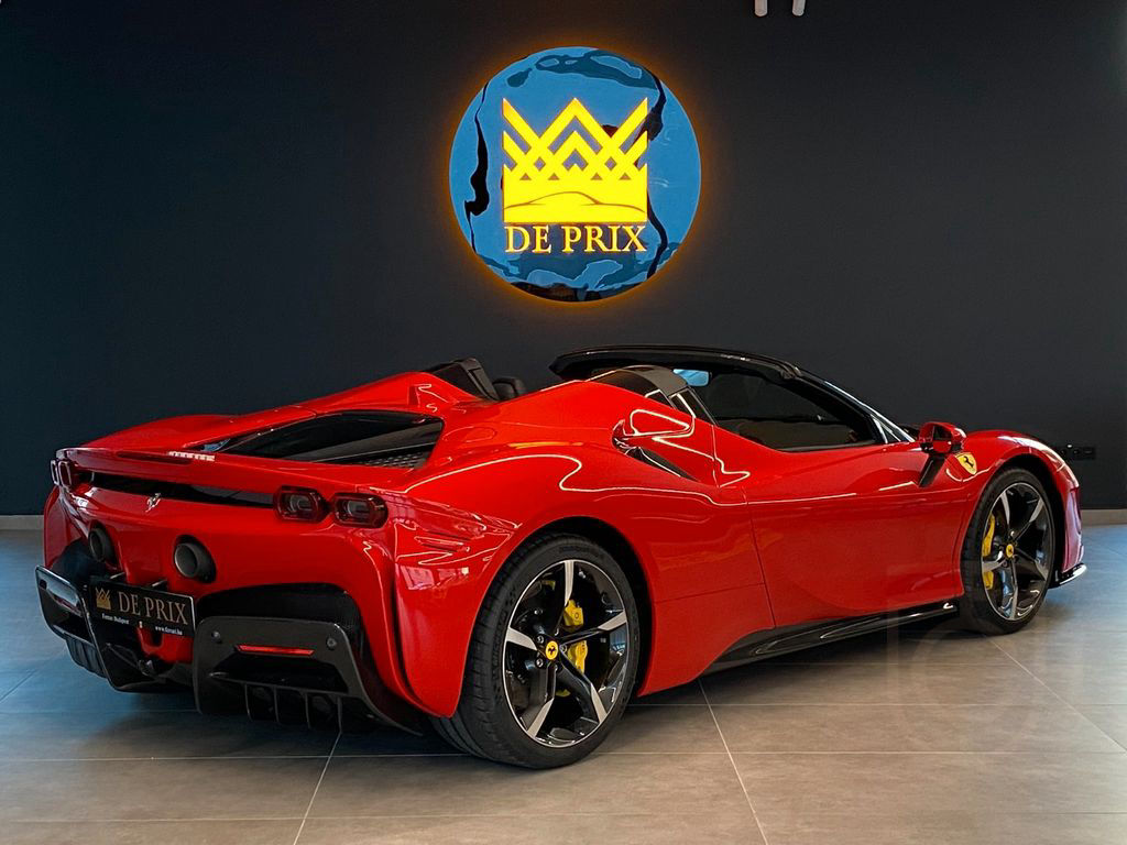 Ferrari SF90 Spider*Lift*Carbon*