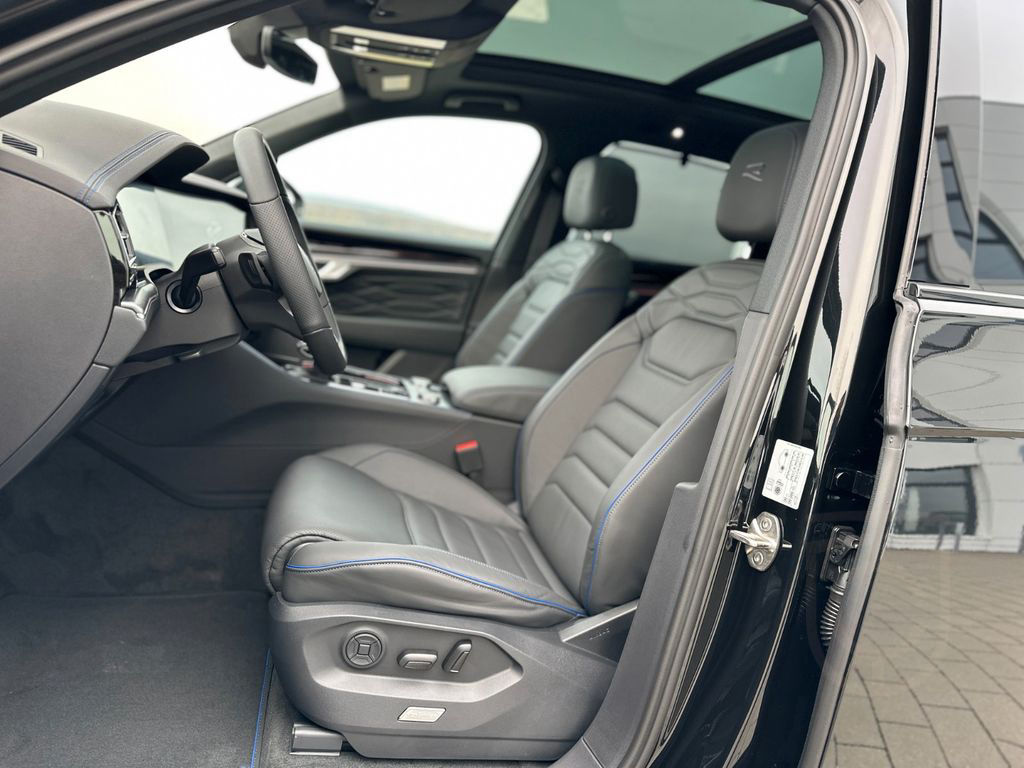 Volkswagen Touareg R eHYBRID+AHK+PANO+DYNAUDIO+SOFTCLOSE