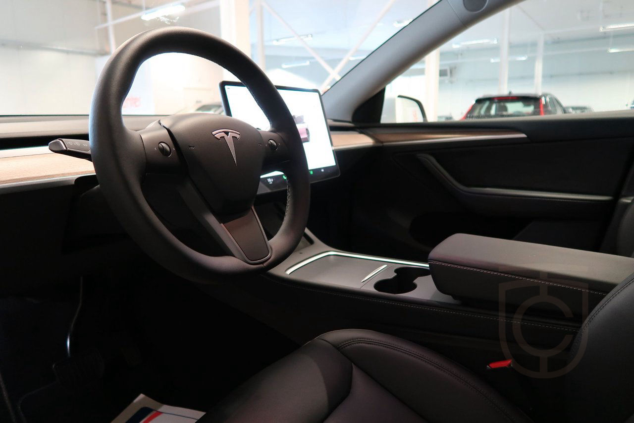 Tesla Model Y Long Range AWD