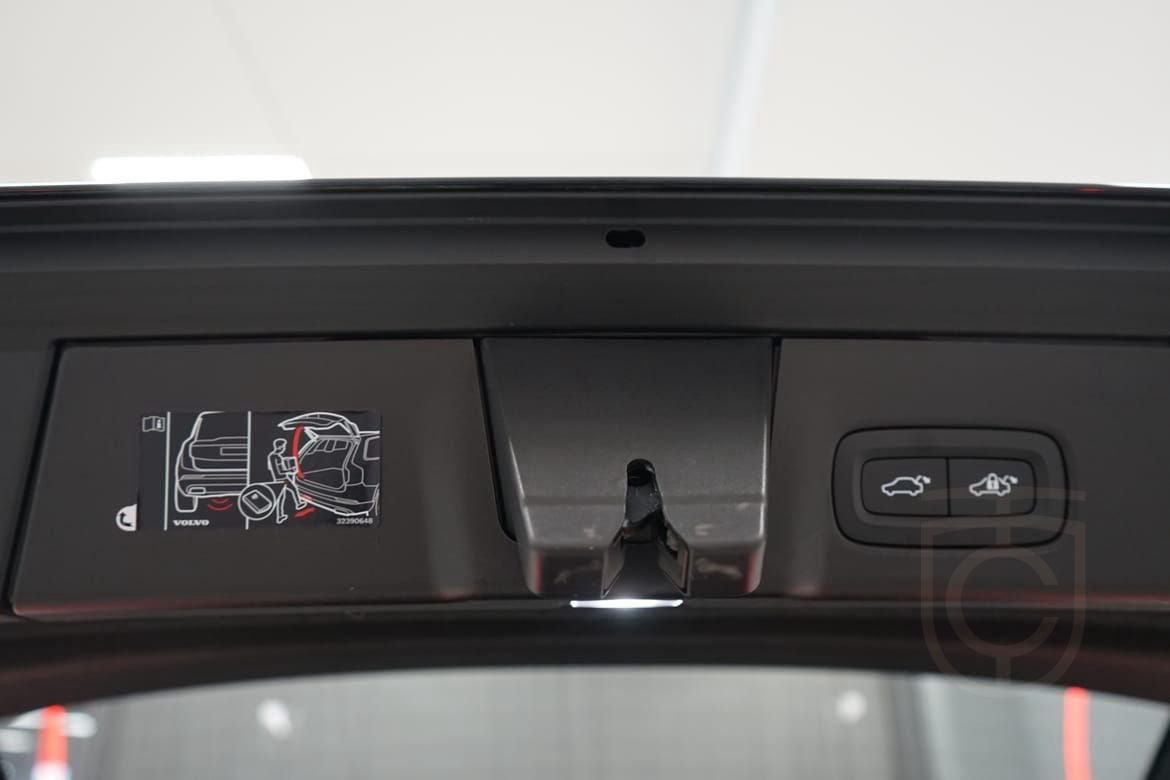 Volvo V90 T8 Ultra Bright
