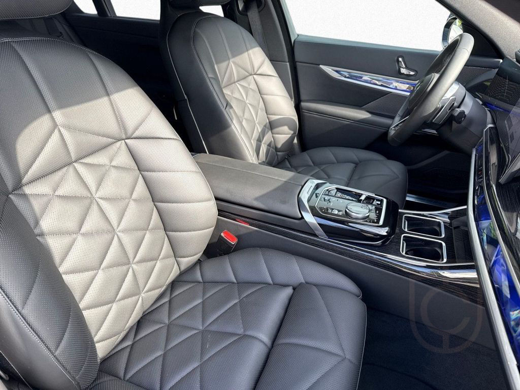 BMW 740d xDrv M Sport Fond TV StHz AHK PaPr DaPr SKY