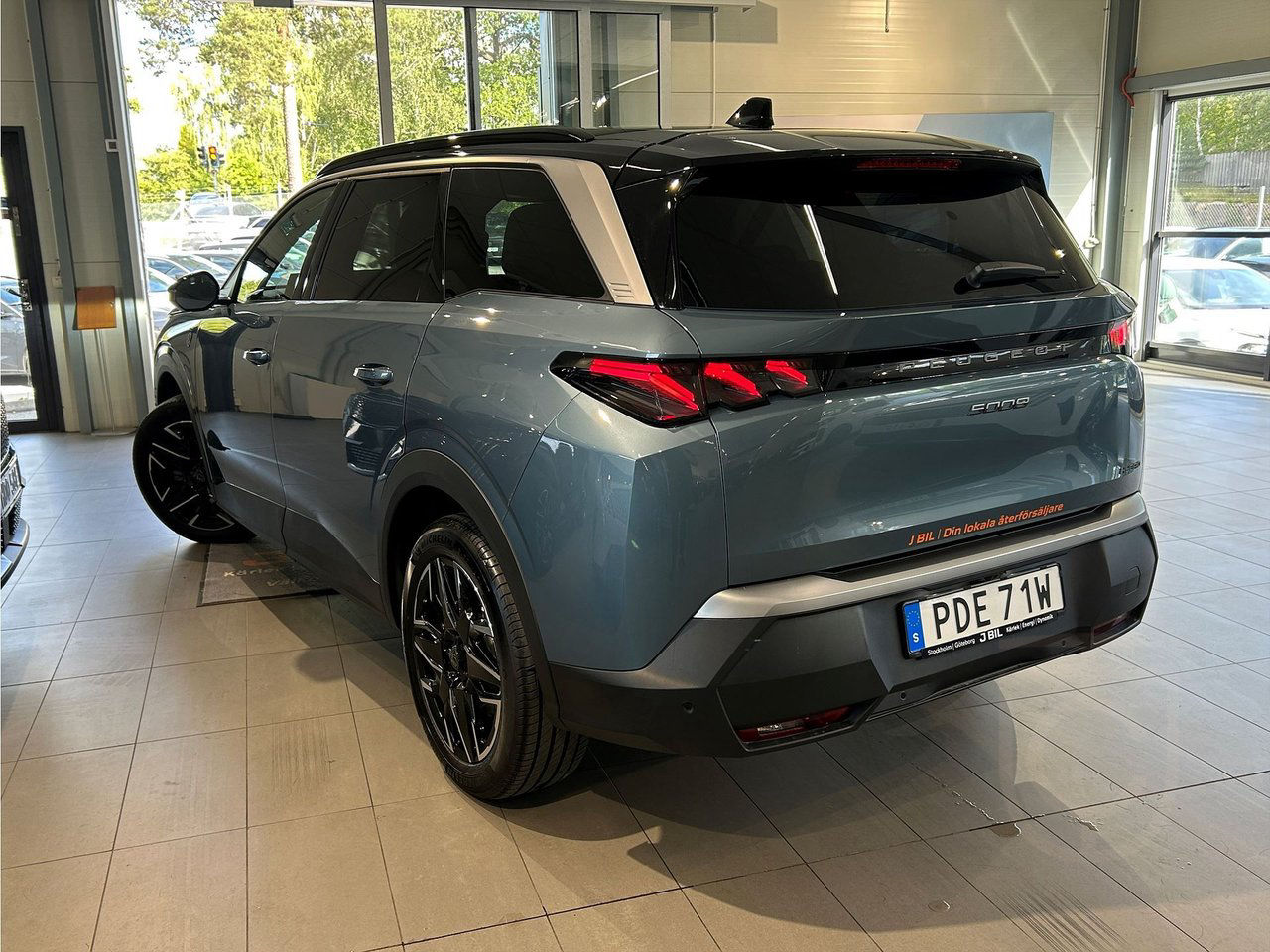 Peugeot 5008 GT Hybrid