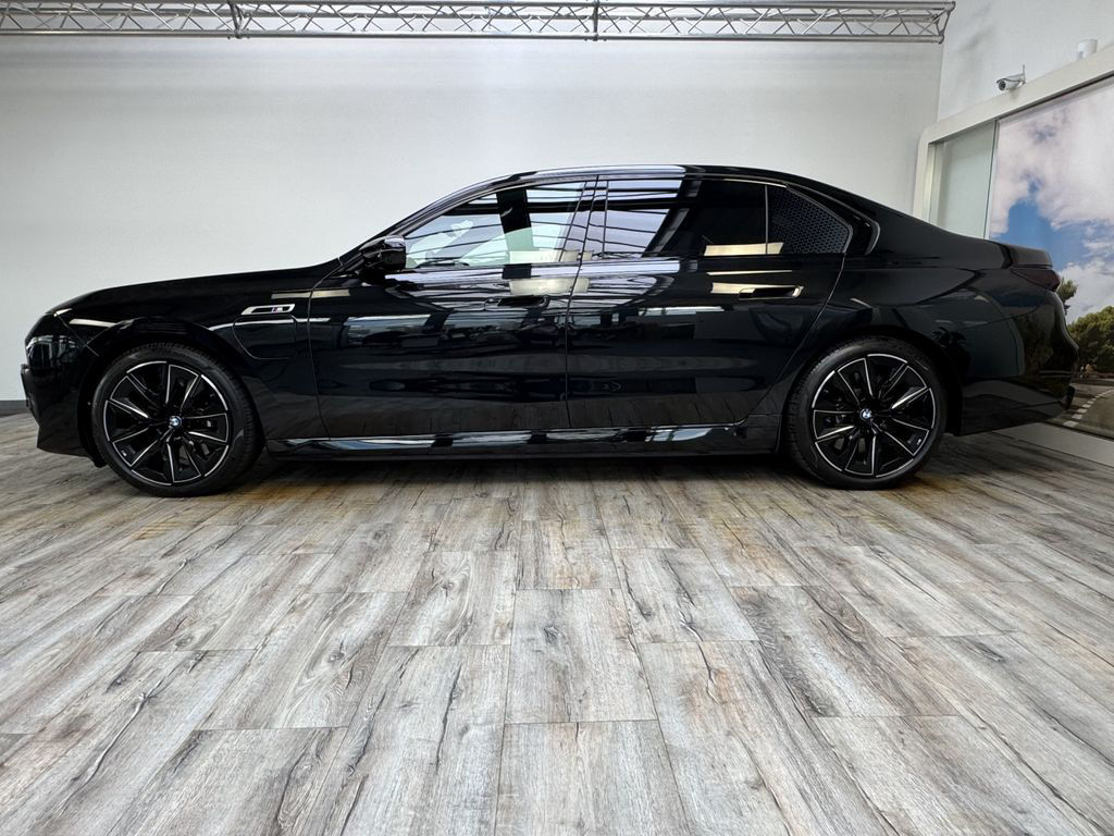 BMW M760 e xDrive Pro Executive Lounge Massage/Lüft.