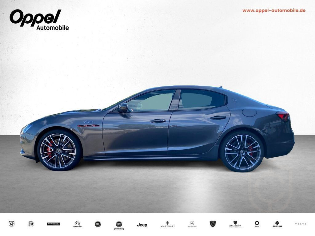 Maserati Ghibli Trofeo V8 Carbon-Pack+Glasdach+Fahrassist