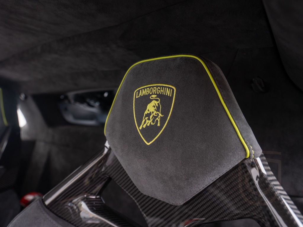 Lamborghini Huracán Sterrato GRIGIO TELESTO SPORT-SEAT SENSO