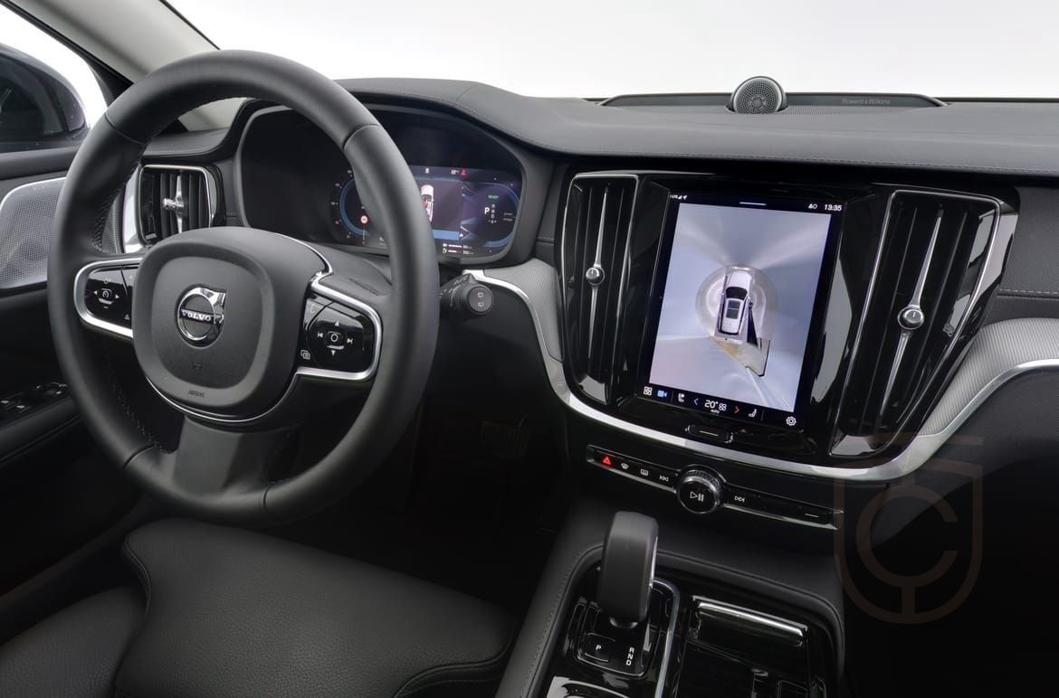 Volvo V60 Recharge T6 II Ultima Dark B&W,Drag.