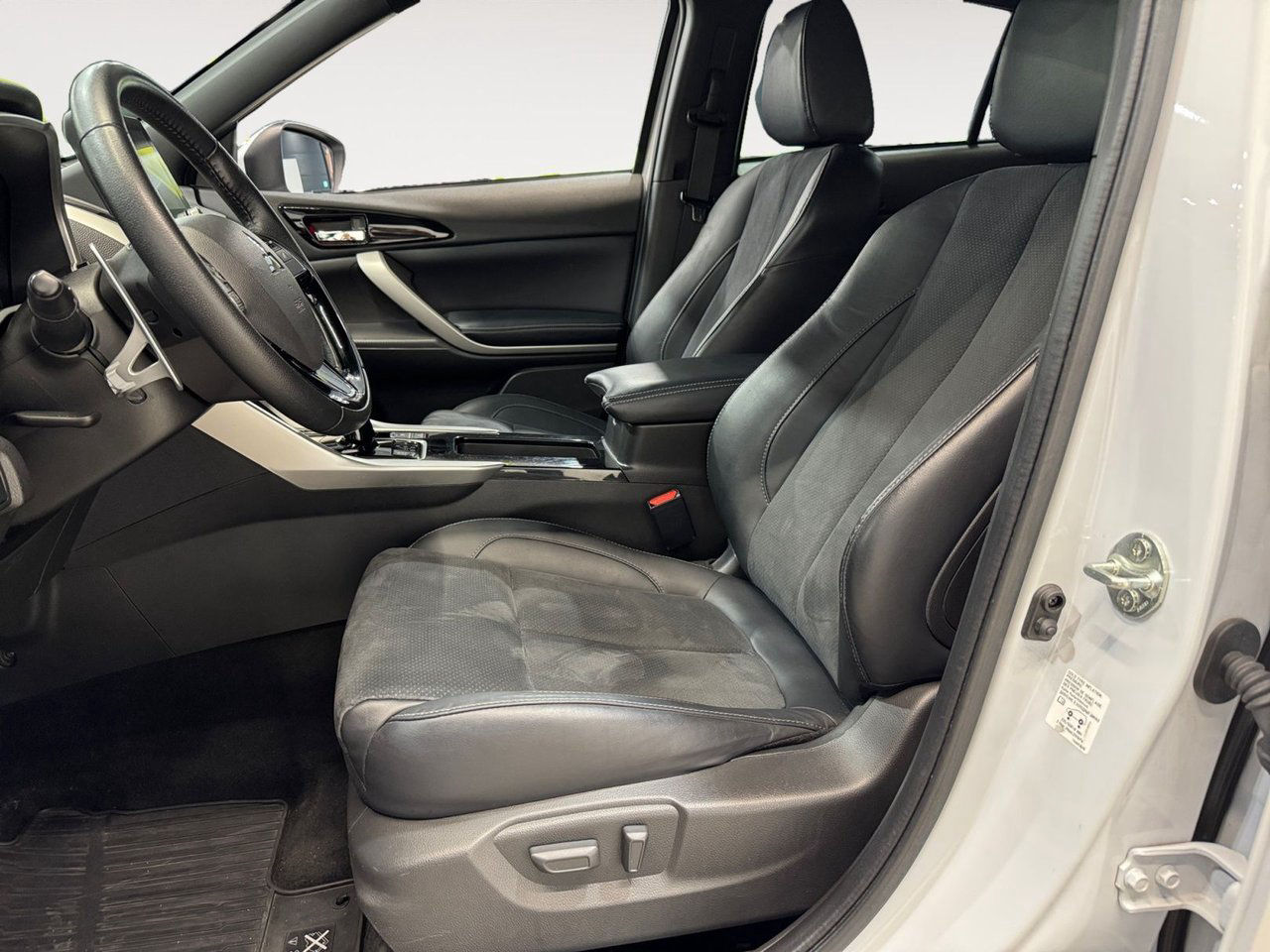 Mitsubishi Eclipse Cross Plug-In Hybrid 2.4 4WD CVT Fleet Ed