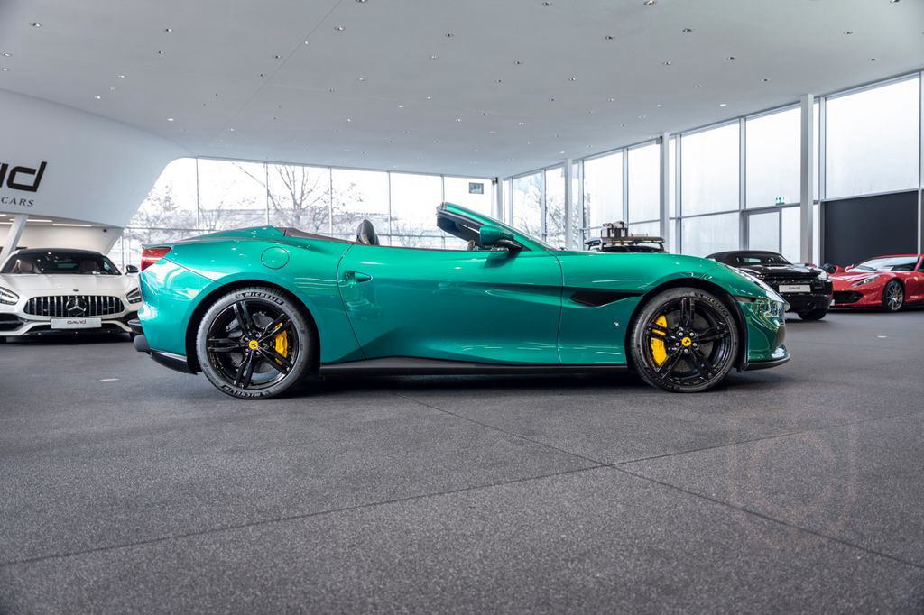 Ferrari PORTOFINO M * VERDE PINO * Disp.*Daytona*JBL*LED
