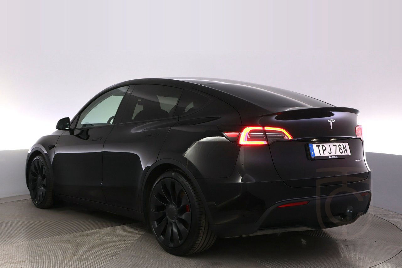 Tesla Model Y Performance AWD Autopilot Pano