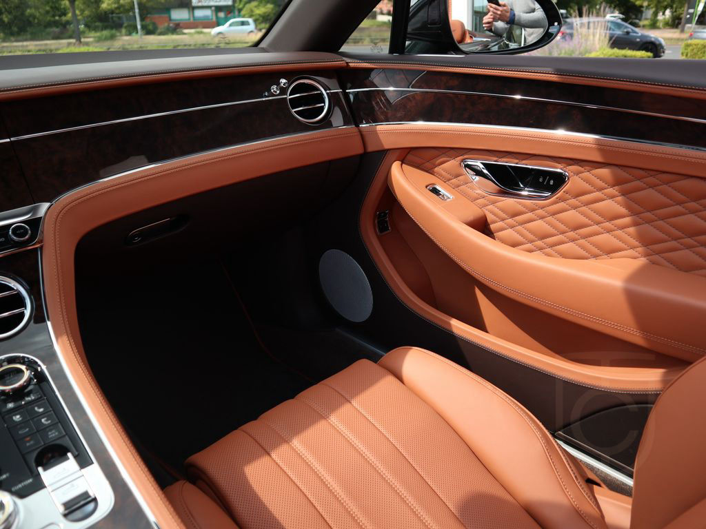 Bentley Continental GTC Black Edition *Rotating*Mulliner