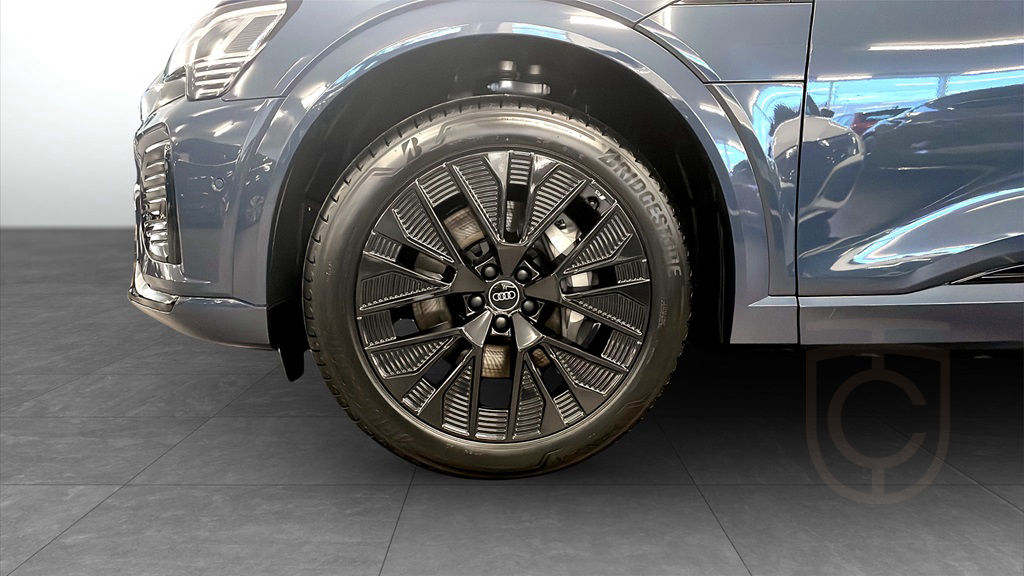 Audi Q8 55 e-tron quattro