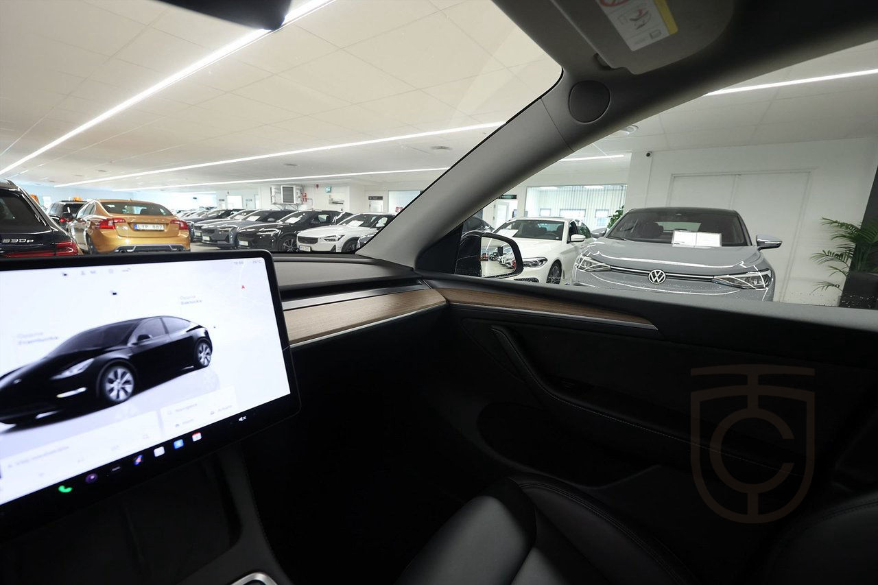 Tesla Model Y Long Range AWD