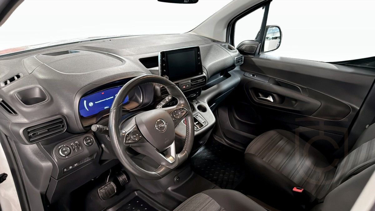 Opel COMBO-E LIFE PRE L2 136