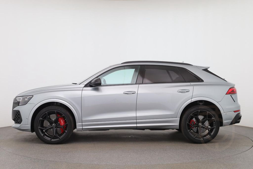 Audi RSQ8 performance