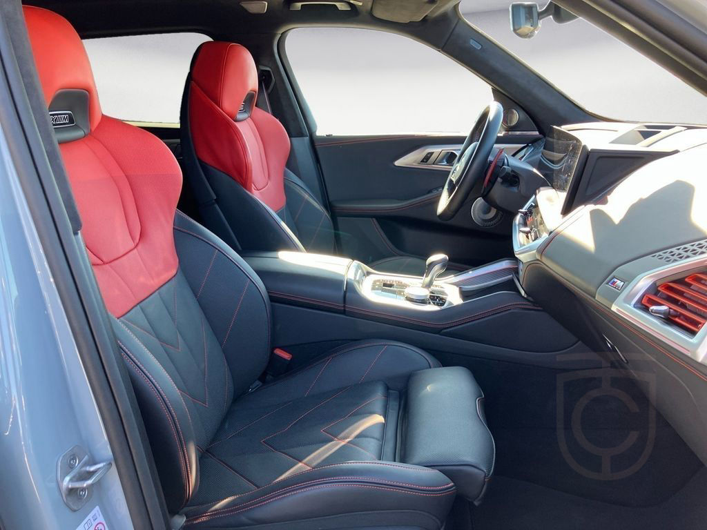 BMW XM 4.4 Label Bowers & Wilkins AHK