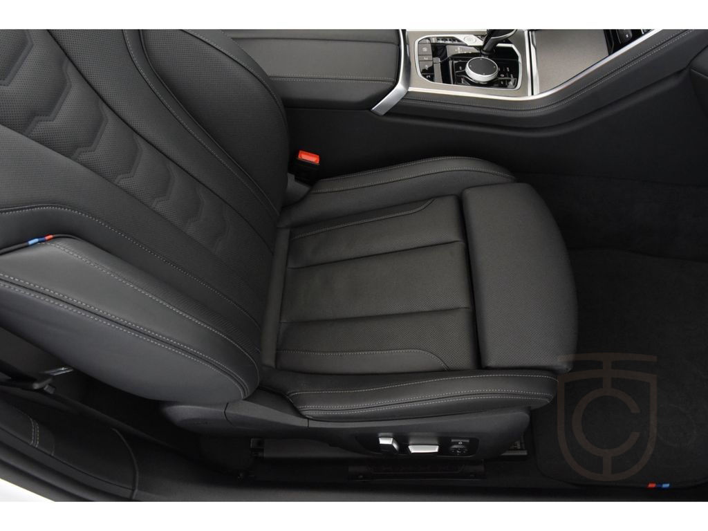 BMW 840 i Cabrio Soft-Close Multifunktionssitze Nack