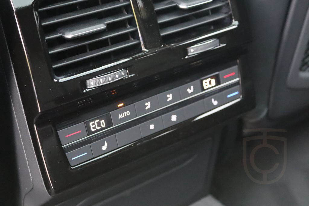 Volkswagen Touareg R-Line 3.0 BlackSty Allrlenk Nacht Luftf