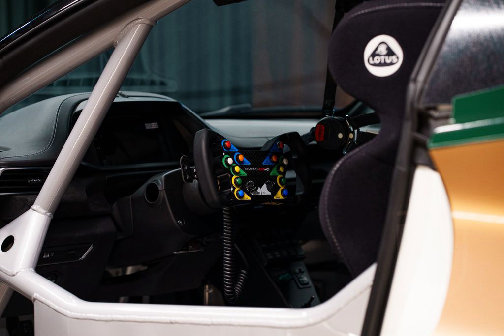 Lotus Emira GT4 RACECAR