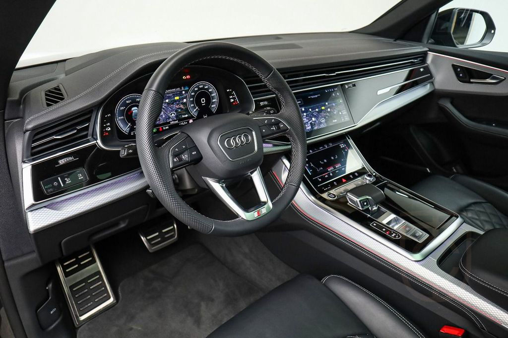 Audi Q8 60 TFSIe quattro S-LINE*PANO*AHK*HUD*LEDER*HD