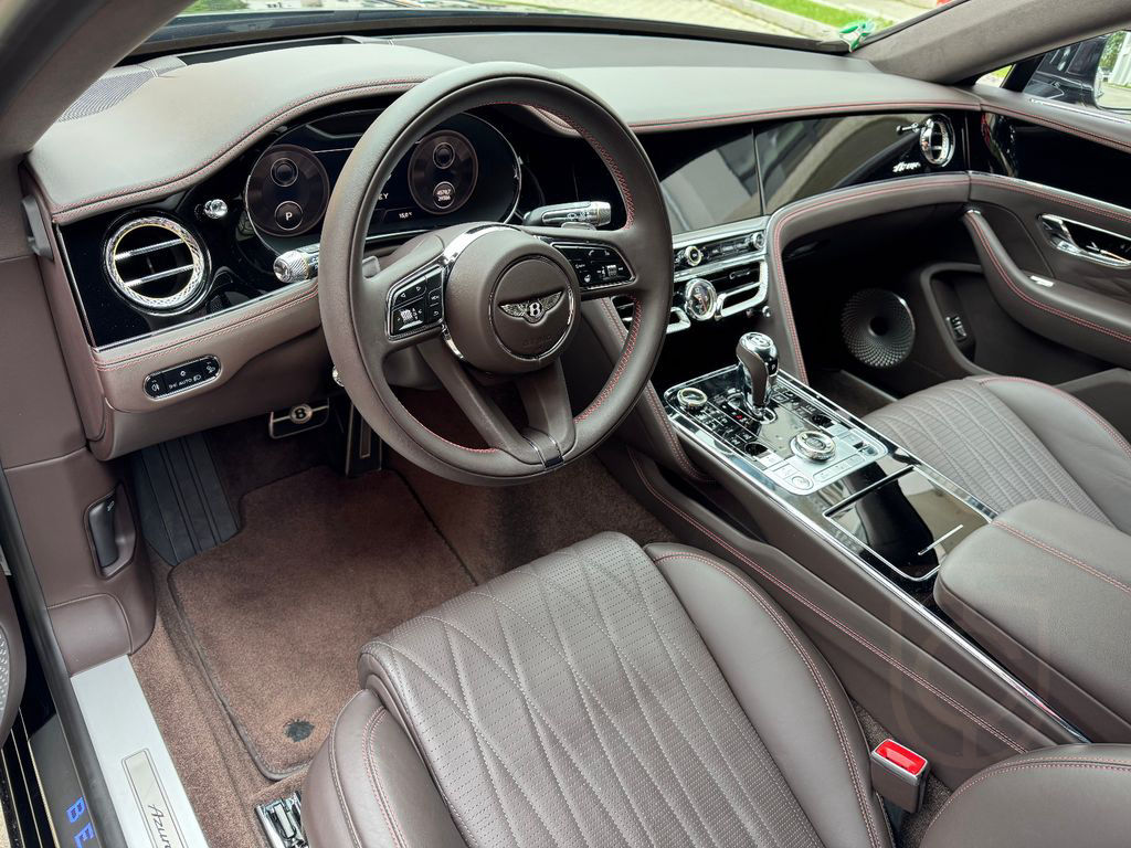 Bentley Flying Spur V8 Mulliner/Rotating/RearTV/DynamicR