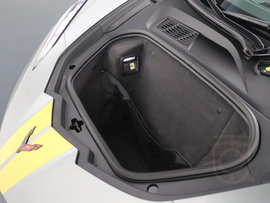 Chevrolet Corvette Stingray C8 convertible 3LT Front lift