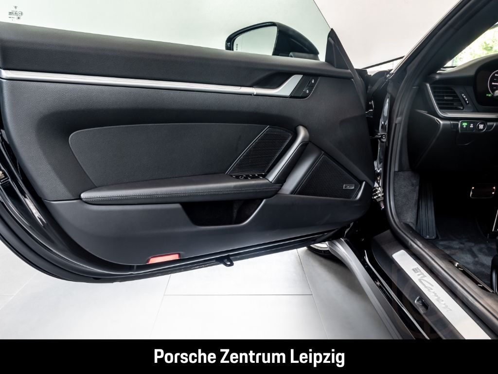 Porsche 992 911 Carrera Cabriolet Matrix Spur BOSE Rückf