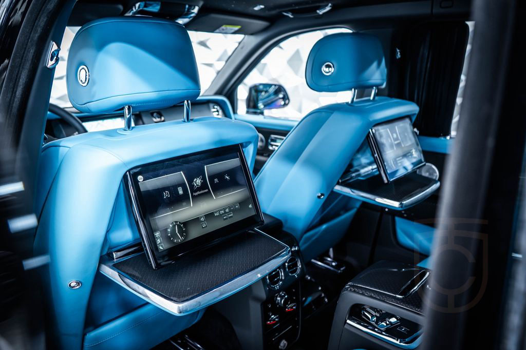 Rolls-Royce Cullinan Black Badge *Turchese*