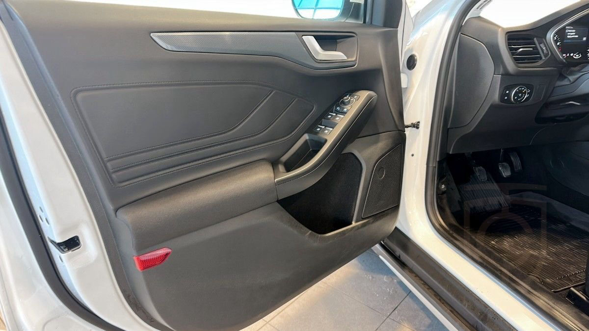 Ford Focus Active 1.0 Hybrid