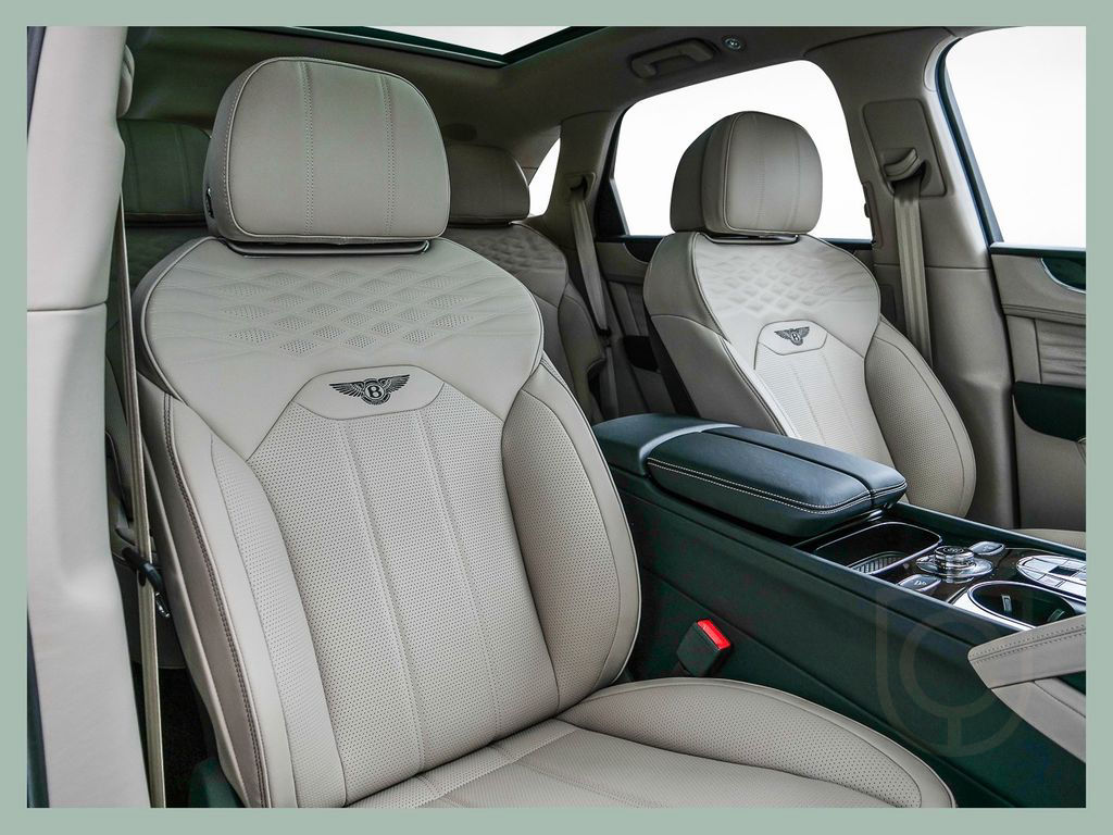 Bentley Bentayga V8 Azure // BENTLEY DÜSSELDOF