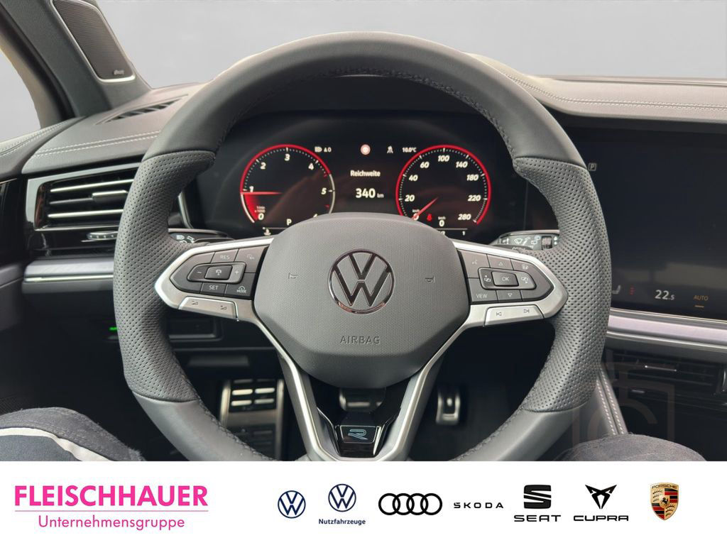 Volkswagen Touareg R-Line 3,0 TDI 4Motion HUD Luftfederung
