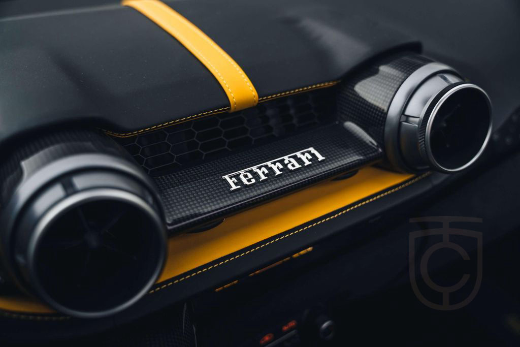 Ferrari 812 GTS Atelier/ Viola Hong Kong / Carbon / VAT
