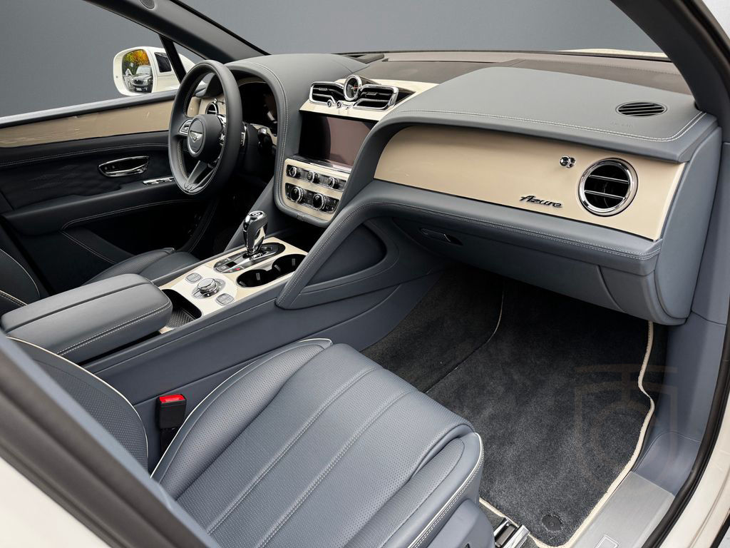 Bentley Bentayga V8 EWB Azure -NP: 356T€ -BENTLEY BERLIN