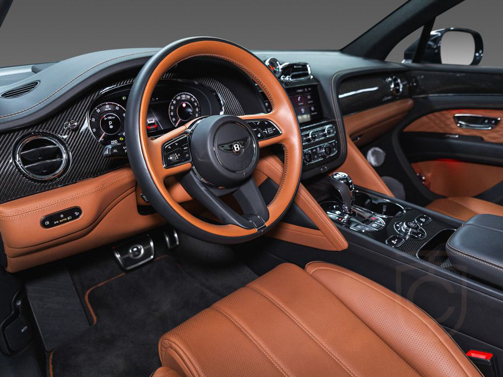 Bentley Bentayga Azure V8 |Black Line|Touring Spec|22" T