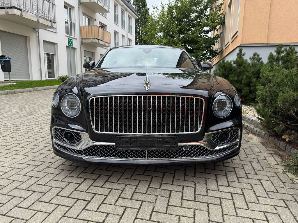 Bentley Flying Spur V8 Mulliner/Rotating/RearTV/DynamicR