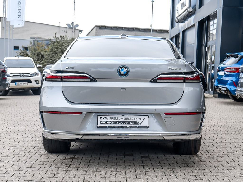 BMW 750e xDrive HUD PANO ACC 360°KAM RFK NAVI LED