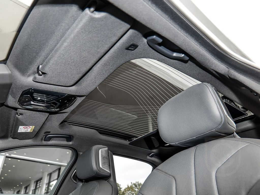 BMW 750e xDrive HUD PANO ACC 360°KAM RFK NAVI LED