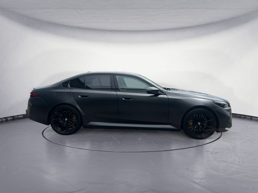 BMW M5 Limousine xDrive AHK Ultimate Package