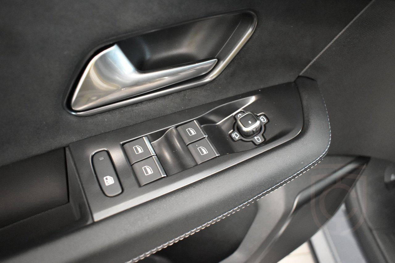 Opel Grandland Ultimate Hybrid Panorama