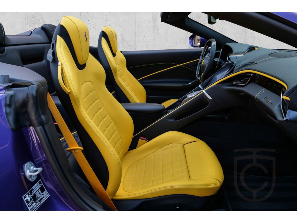 Ferrari Roma Spider *Carbon+LED*MagneRide*Passenger-Disp