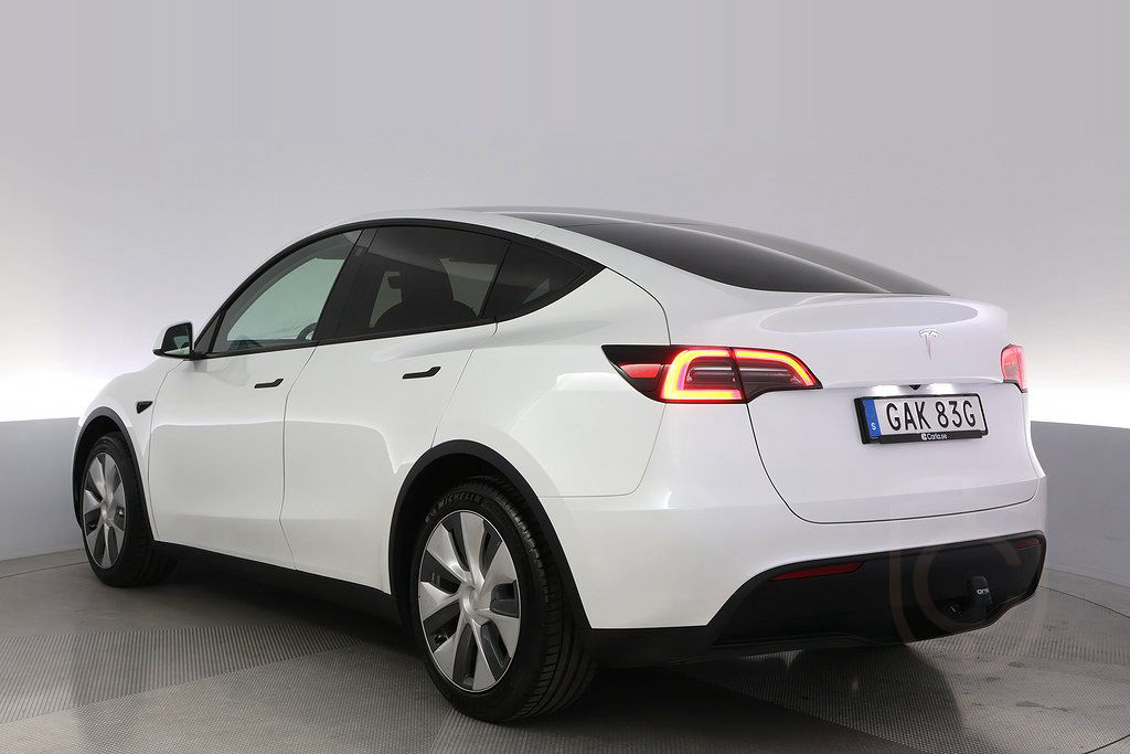 Tesla Model Y Standard Range RWD